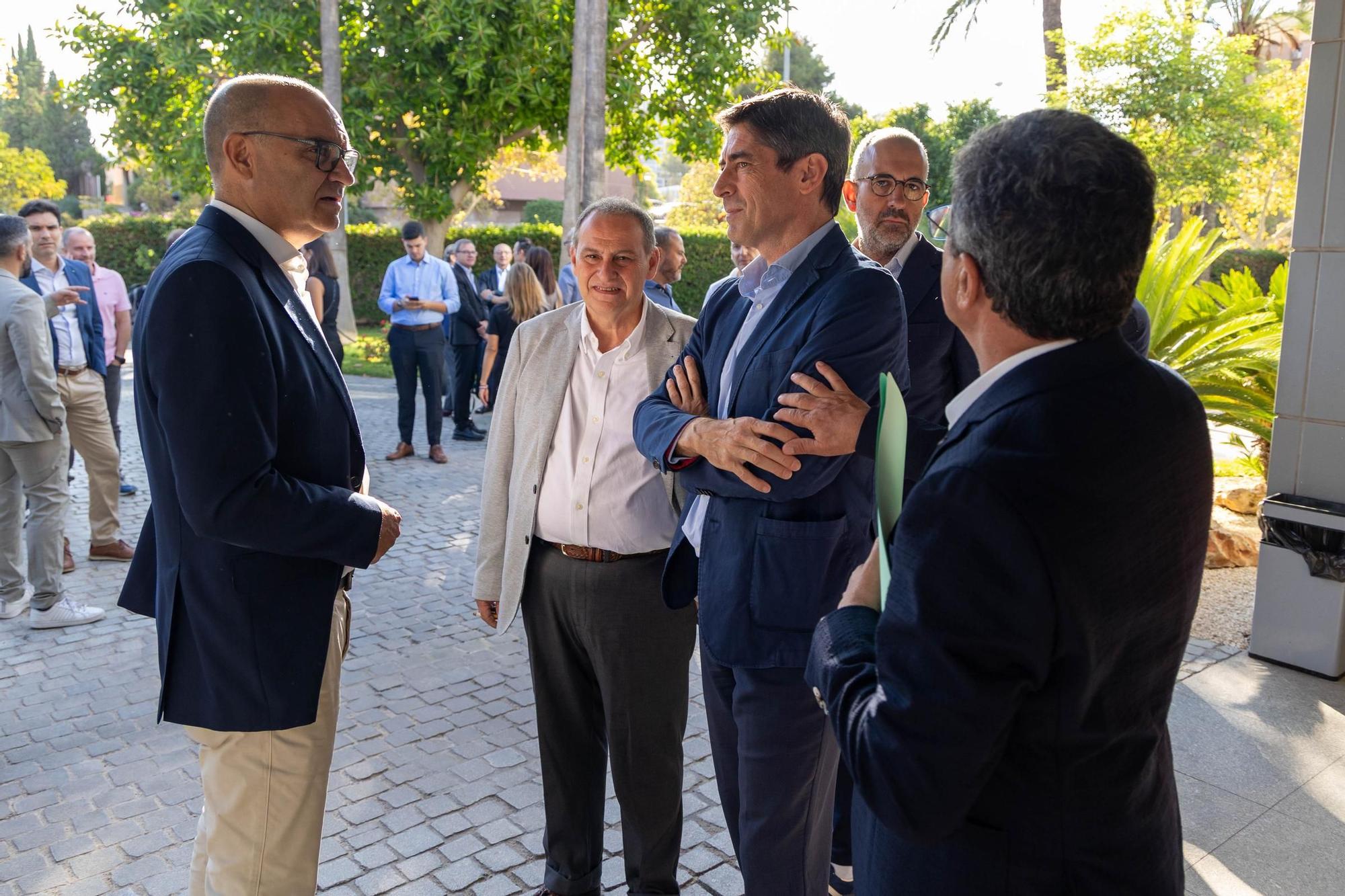 41c20a3f-279d-4485-982a-ff57eb729276_source-aspect-ratio_default_0